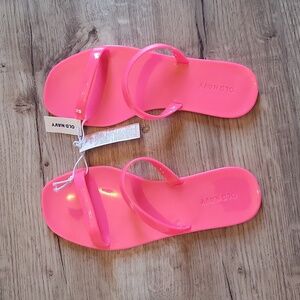 Old navy l Size 6 l hot pink l travel wear l Free! + Add to Bundle